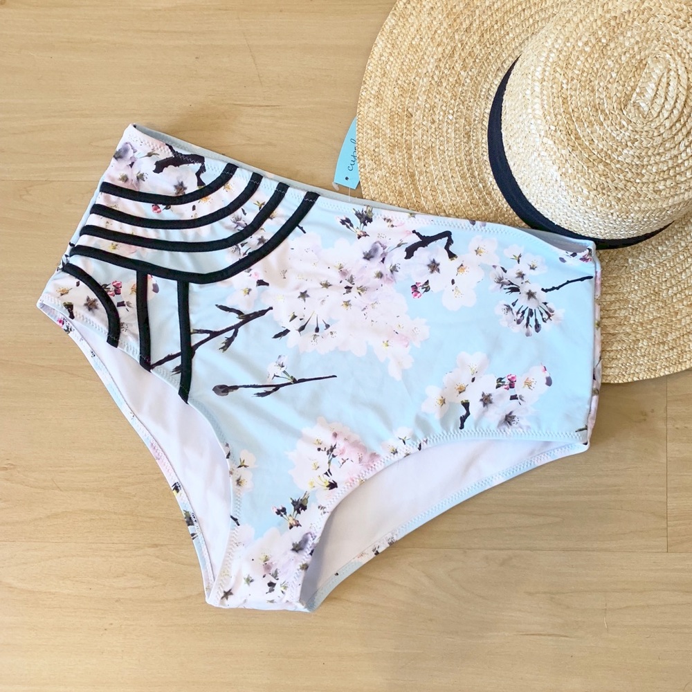 NWT Cupshe High-Waisted Bikini Bottoms.